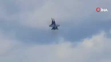 ABD'de hava gösterisinde iki savaş uçağı çarpıştı