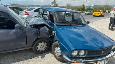 Nevşehir'de iki otomobil çarpıştı : 4 yaralı