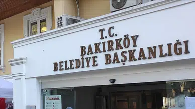 Bakırköy Belediyesi önünde 38 işçinin işten çıkarılması protesto edildi
