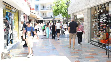 Marmaris'te yenilenen çarşı ve sokaklar turistlerin gözdesi oldu