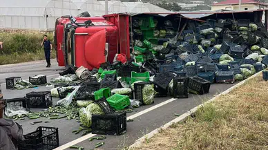 Antalya'da kamyon ile motosiklet çarpıştı : 3 yaralı