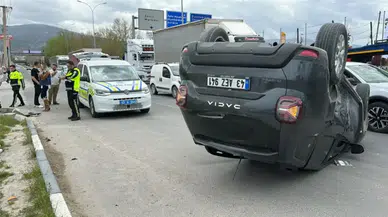 Kütahya'da zincirleme trafik kazası : Cip takla attı, 2'si çocuk 3 yaralı