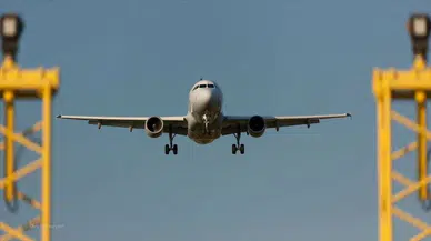 İkinci pilotun fenalaştığı uçuşta panik ! Uçak Kazakistan'a acil iniş yaptı