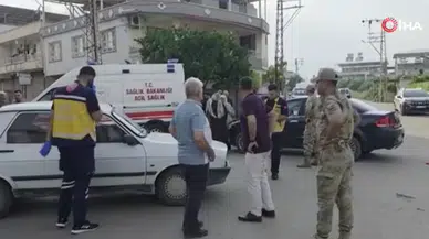 Hatay'da iki otomobil çarpıştı, 2 kişi yaralandı