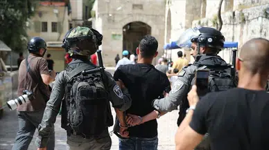 İsrail 72 yaşındaki adamı ve 6 çocuğu gözaltına aldı