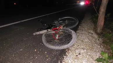 Sakarya'da motosiklet ile bisiklet çarpıştı : 2'si ağır 3 yaralı