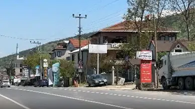 Sakarya'da çöp kamyonunun altında kalan kadın hayatını kaybetti