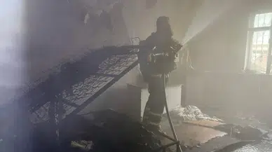 Muş'ta 3 katlı bir evde yangın çıktı