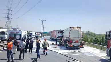 Esenyurt TEM Otoyolu'nda tanker ve tır çarpıştı