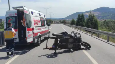 Manisa'da tır ile üç tekerlekli elektrikli motosiklet çarpıştı : 1 ölü 3 yaralı