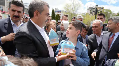 Bakan Tekin, Erzurum'da düzenlenen bayramlaşma programına katıldı
