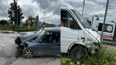 Burdur'da okul servisi ile otomobil çarpıştı : 7 yaralı