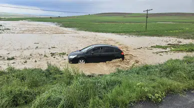 Kırşehir’de sel etkili oldu : Tarım arazileri su altında kaldı