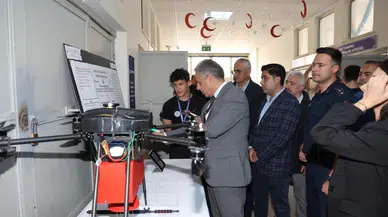 Antalya Aksu’da TÜBİTAK 4006 Bilim Fuarı uçak hangarında açıldı