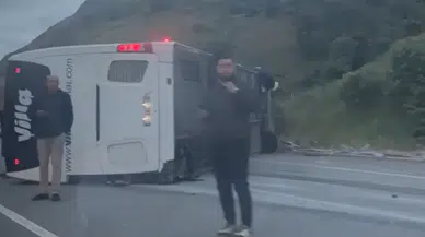 Susurluk'ta yolcu otobüsü devrildi: 25 yaralı