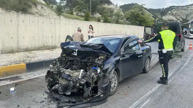 Burdur'da 5 araçlı zincirleme trafik kazası : Yaralılar var