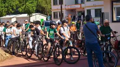 İzmirli yüzlerce genç, bağımlılıkla mücadele kapsamında pedal çevirdi