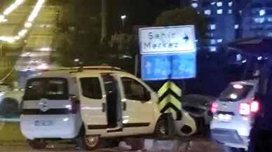 Siirt'te otomobil ile hafif ticari araç çarpıştı : Sürücüler yaralandı