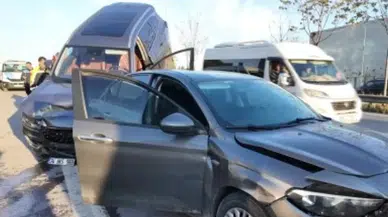 Kartal'da 4 araçlı zincirleme trafik kazası : 5 yaralı