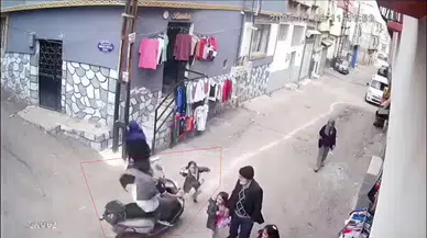 Gaziantep'te motosikletli çocuk dehşeti : Küçük kıza çarpıp böyle kaçtı