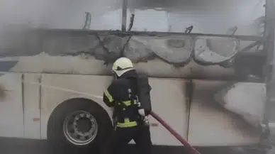 Sakarya'da seyir halindeki yolcu otobüsünde yangın çıktı