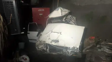 Freni boşalan otomobilden atlayarak kurtuldular