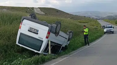 Ankara Beypazarı'nda minibüs devrildi : Sürücü hayatını kaybetti