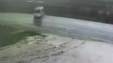 Malatya'da kaza : Minibüs şarampole devrildi