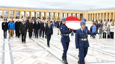 Fenerbahçe Divan Kurulu üyeleri Anıtkabir'i ziyaret etti