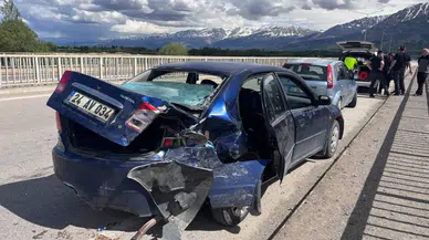 Erzincan-Çağlayan Karayolu’nda kaza : 2 kişi yaralandı
