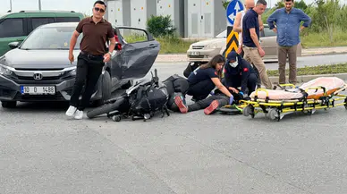 Antalya Manavgat'ta otomobil ile motosiklet çarpıştı : Biri bebek 2 yaralı