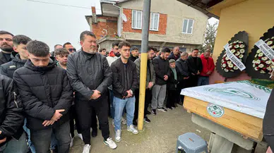 Giresun'da bıçaklanarak öldürülen 18 yaşındaki genç, son yolculuğuna uğurlandı