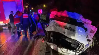 Kütahya Gediz'de otomobil takla attı : 4 yaralı