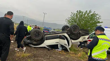 Osmaniye'de otomobil tarlaya uçtu : Sürücü yaralandı