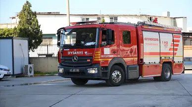 Hatay Reyhanlı'da seyir halindeki otomobil yandı
