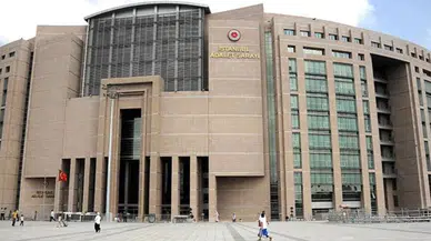 Çağlayan Adliyesi'nde panik : Şüphelinin çantasından çıkanlar şoke etti