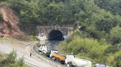 Zonguldak'ta heyelan nedeniyle elektrik telleri koptu : Yol trafiğe kapatıldı