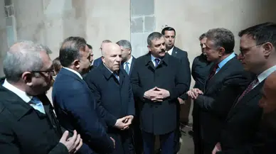 İçişleri Bakanı Çiftçi, Erzurum'da restorasyonu devam eden Fetih Camii'ni inceledi