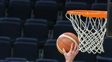 Fenerbahçe, yarı final ilk maçında A. Efes'i konuk edecek