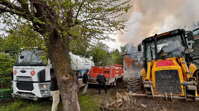 Yozgat'ta yangın : Ev, tandır ve ahır kullanılamaz halde