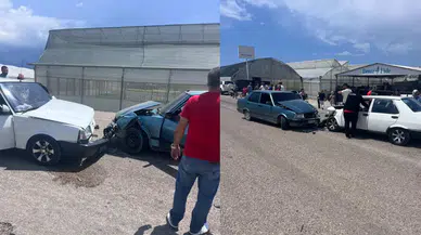 Antalya'da 2 araç kafa kafaya çarpıştı : 3'ü hafif 4 yaralı