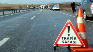 Çorum'da feci kaza : Otomobil refüje çarptı , sürücü yaralandı