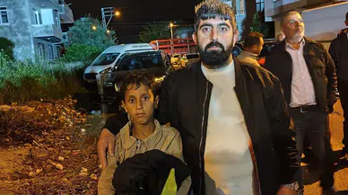 Otomobilin altında ezilmekten son anda kurtulmuştu : Kahramanıyla buluşup elini öptü