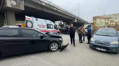 Samsun'da iki otomobil çarpıştı : 2 kişi yaralandı