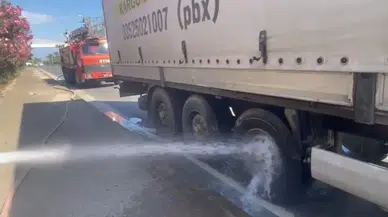 Antalya'da seyir halindeki tırda yangın çıktı