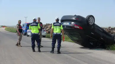 Kilis'te kontrolden çıkan otomobil taklalar attı : 5 yaralı