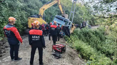 Rize'de geriye kayan kamyondan atlayan sürücü feci şekilde can verdi