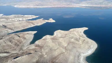 Kayseri Yamula Barajı tahliye kapakları 16 yıl sonra açıldı : Su seviyesi yüzde 74'ü geçti