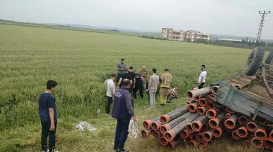 Hatay'da römork devrildi : 4 kişi yaralandı