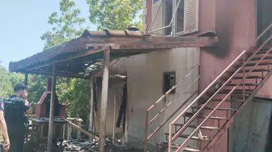 Manavgat'ta tarla içerisindeki evde yangın